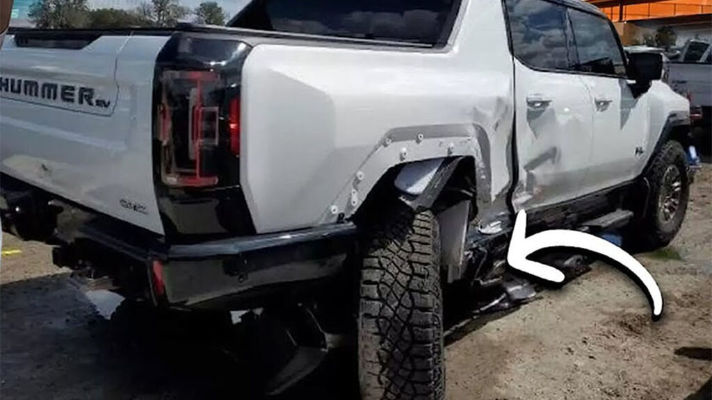 Bir Hummer EV, alındıktan 14 kilometre sonra kullanılmaz hale geldi [Video]