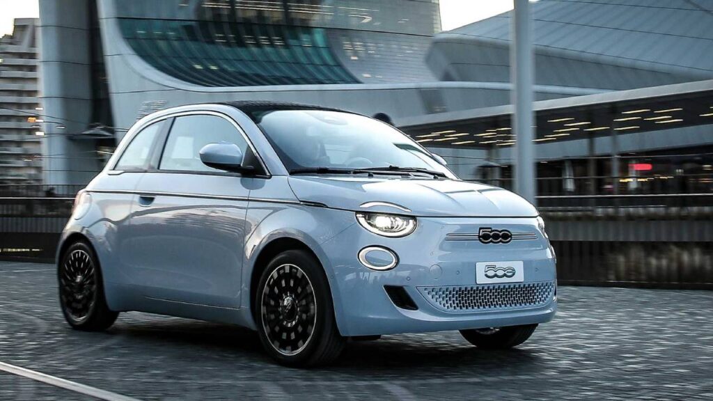 2023 ’te geliyor; Merakla beklenen Fiat 500e hangi özellikleriyle öne çıkıyor?